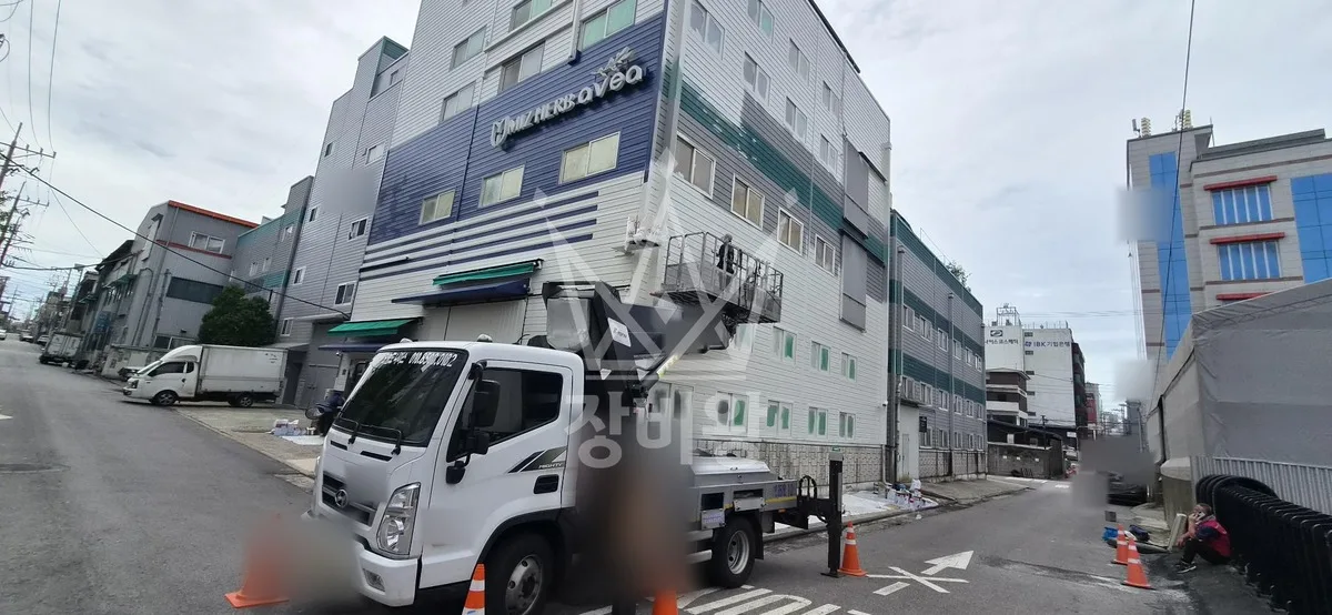 경기 고양시일산동구 스카이차 간판 작업 현장