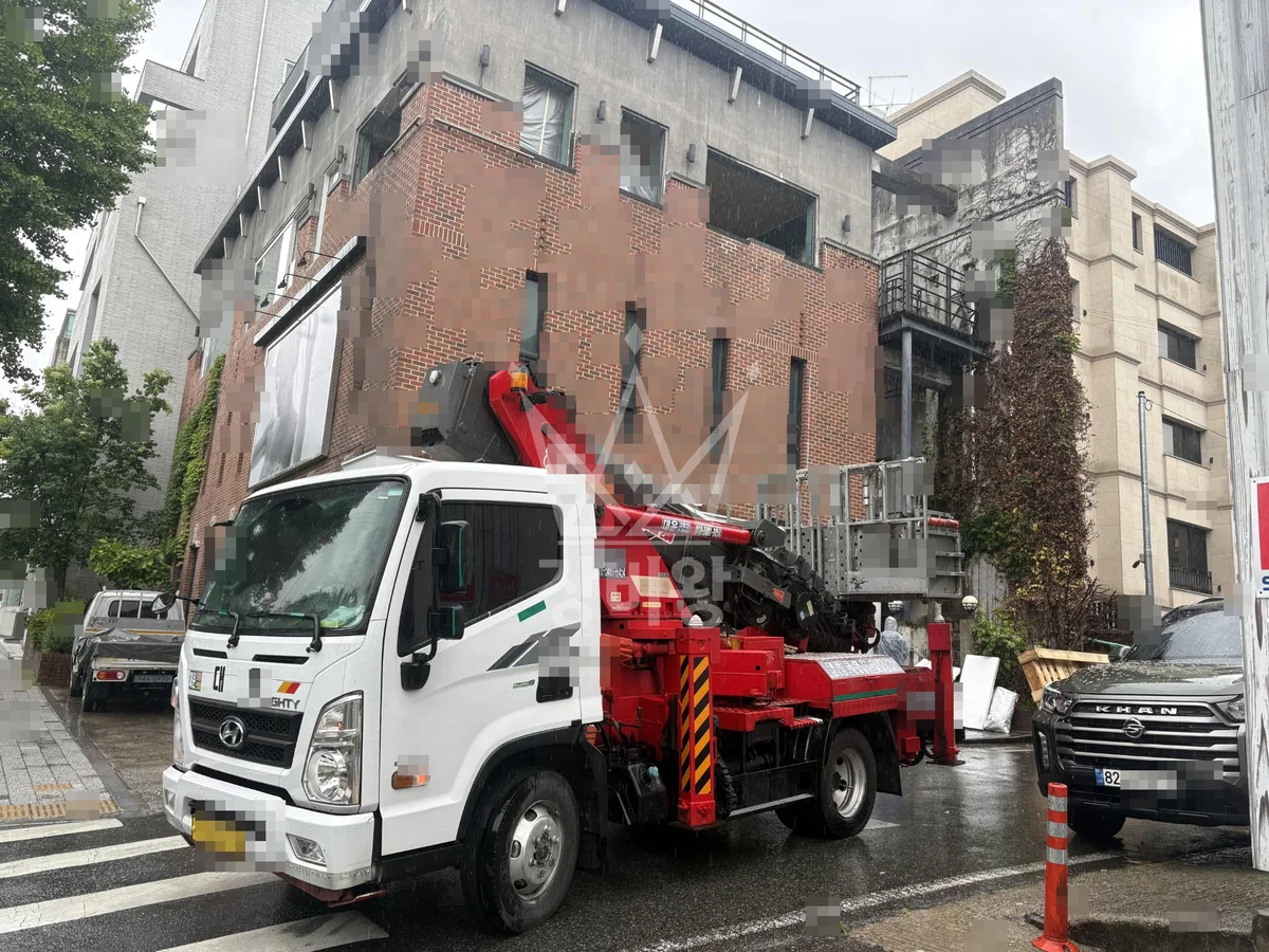 대전 유성구 둔곡동 스카이차 간판 작업 현장