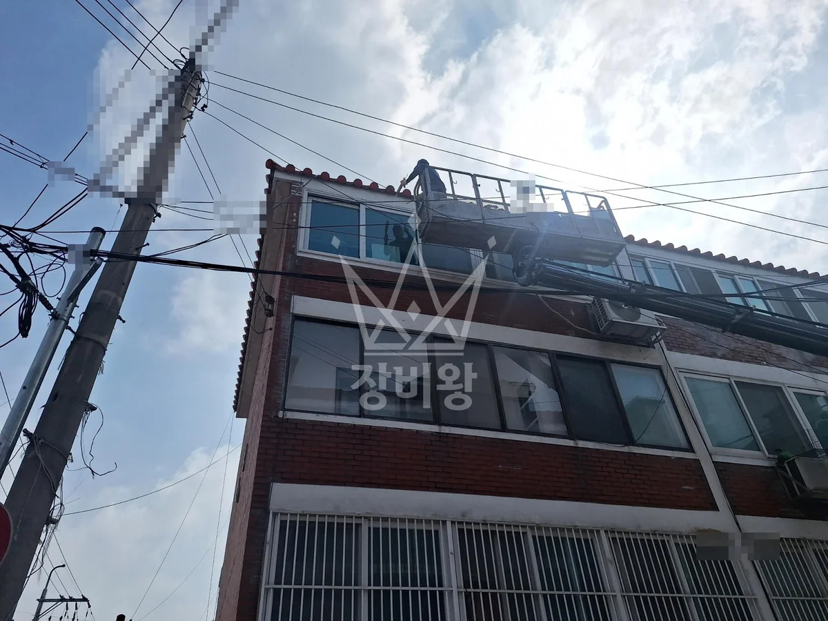 경기 수원시 스카이차 에어컨 작업 현장