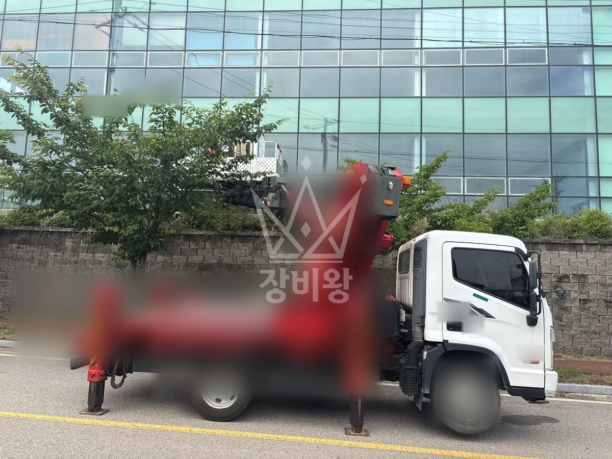 충북 옥천군 동이면 스카이차 간판 작업 현장