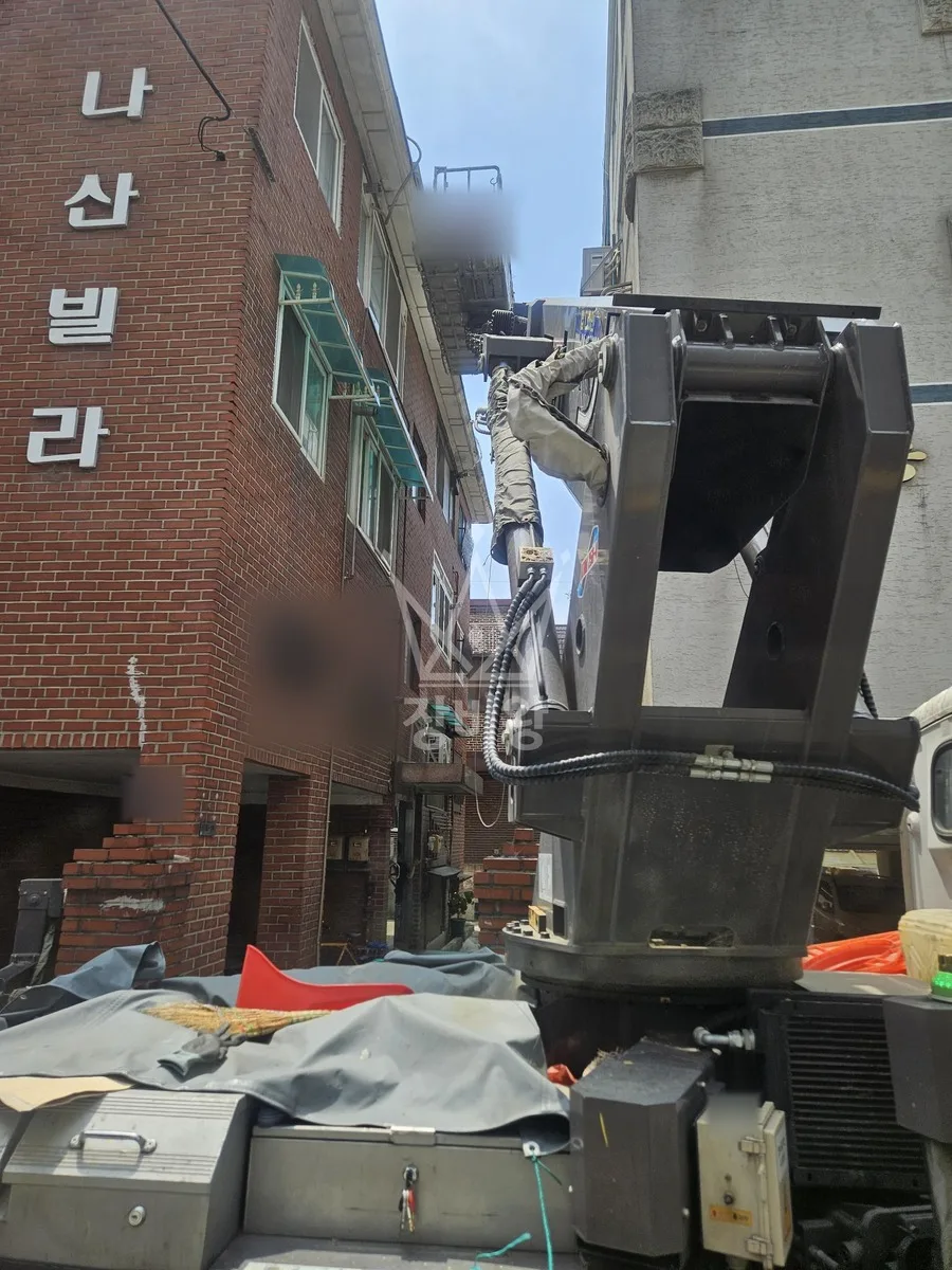 서울 강서구 스카이차 유리 작업 현장
