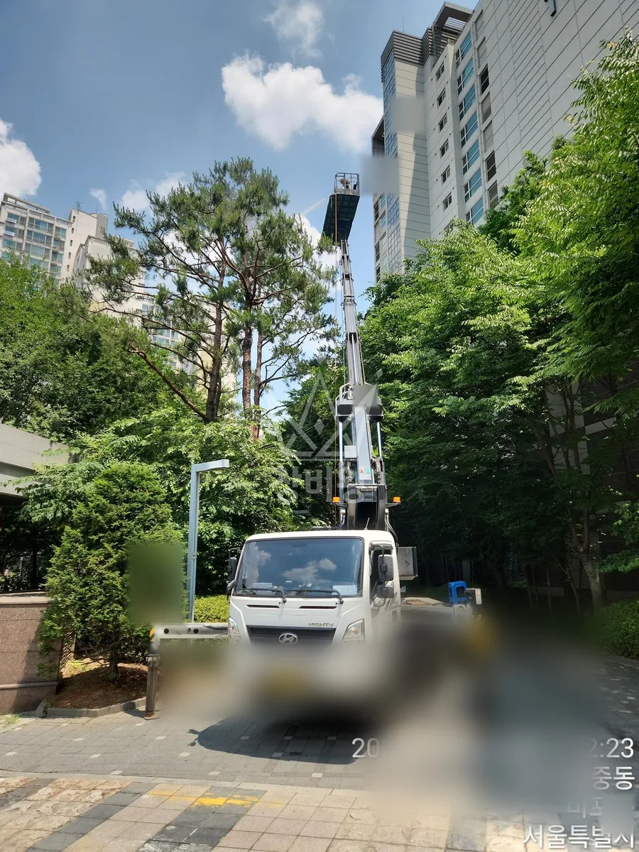 서울 마포구 당인동 스카이차 간판 작업 현장