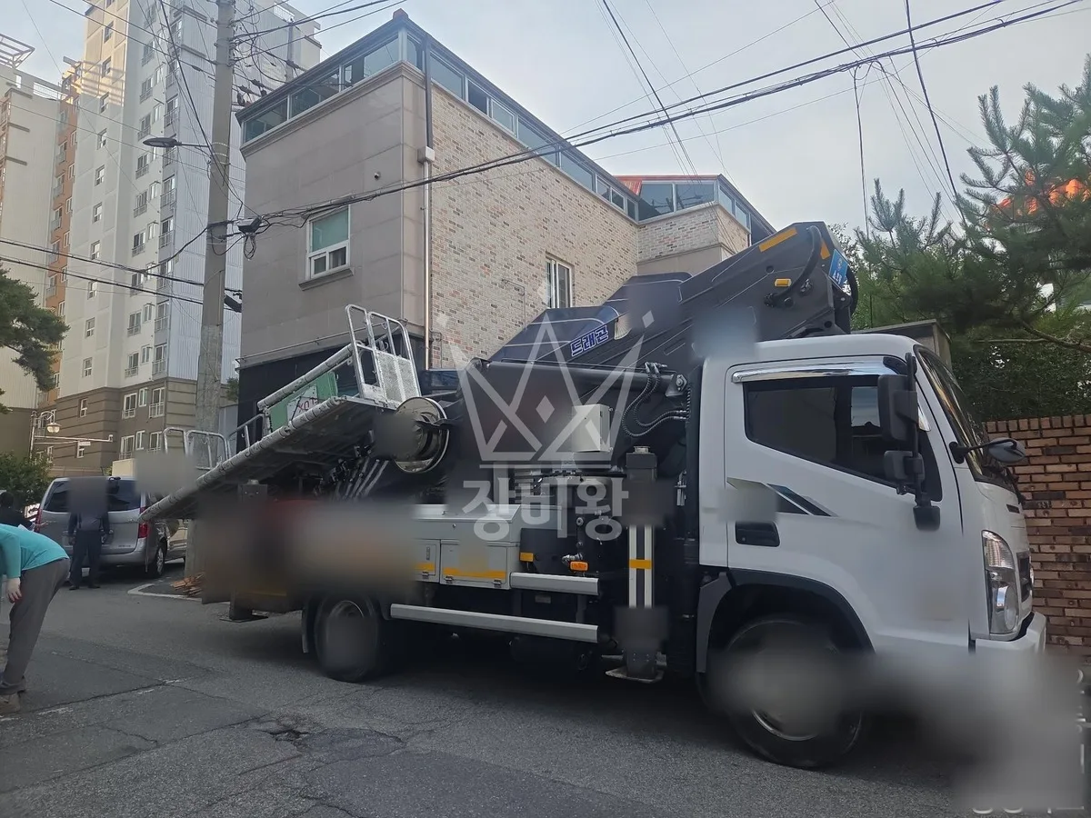 충북 영동군 스카이차 조경 작업 현장