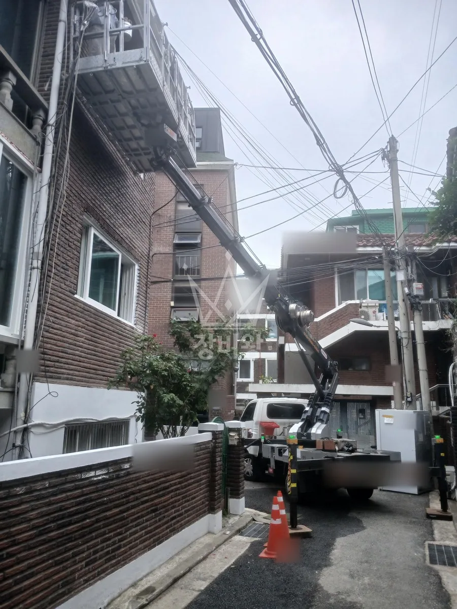 서울 동작구 스카이차 간판 작업 현장
