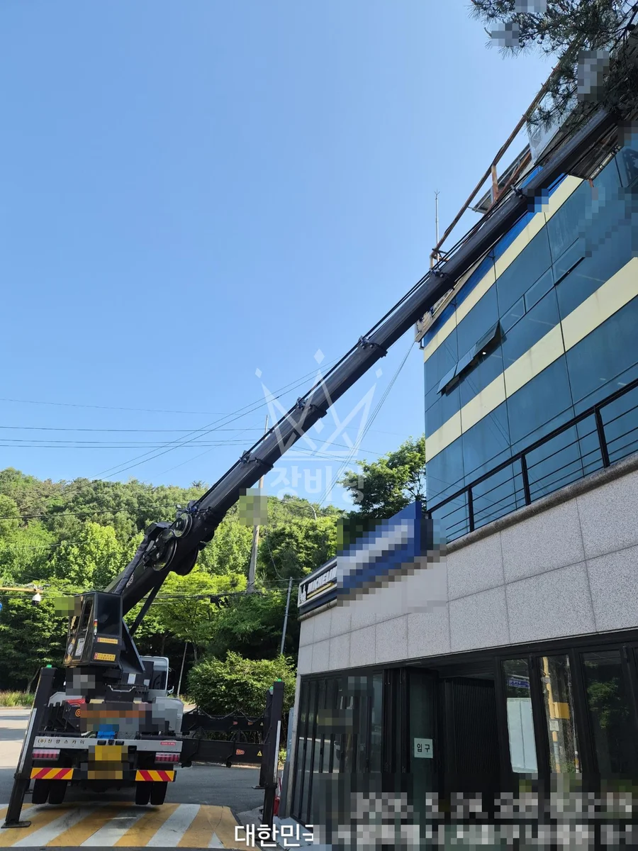 서울 서초구 염곡동 스카이차 유리 작업 현장