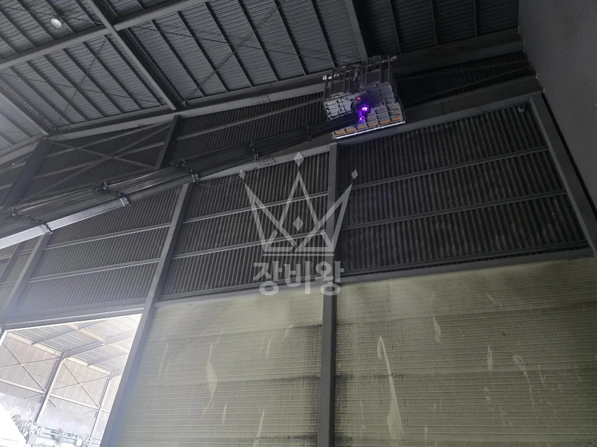 경기 안성시 대천동 스카이차 철골 작업 현장