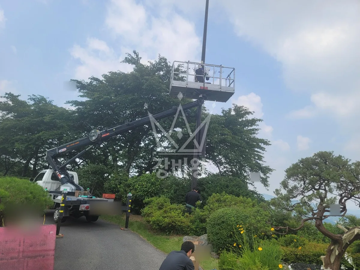 경기 성남시수정구 복정동 스카이차 유리 작업 현장