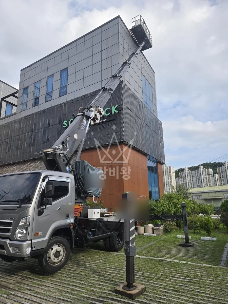 경기 광주시 도척면 유정리 스카이차 철골 작업 현장