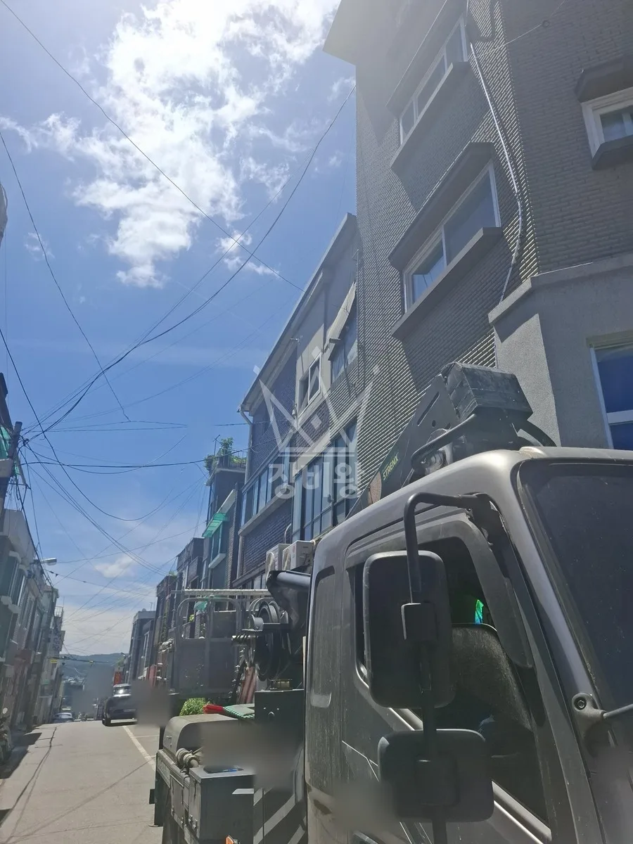 경기 용인시처인구 원삼면 좌항리 스카이차 유리 작업 현장