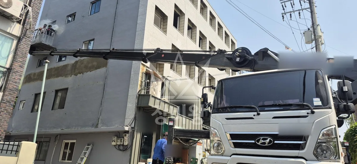 전북 군산시 스카이차 간판 작업 현장