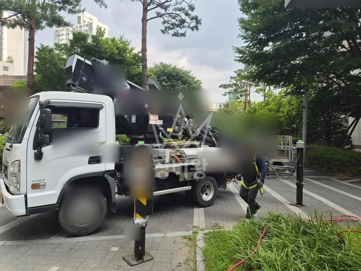 서울 마포구 스카이차 간판 작업 현장