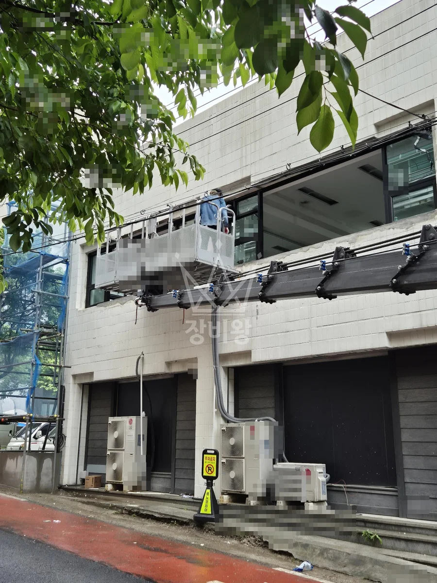 인천 남동구 스카이차 철골 작업 현장