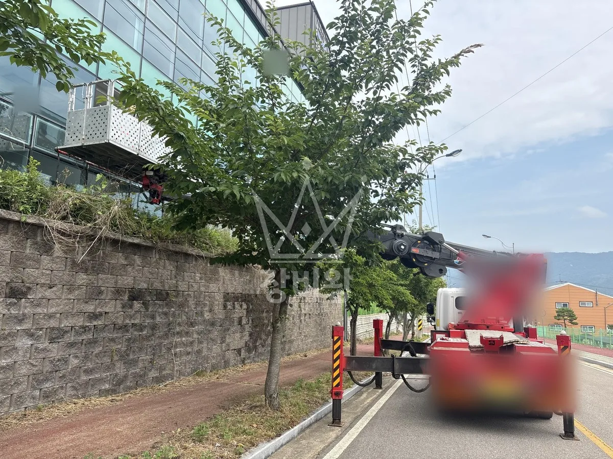 충북 청주시상당구 스카이차 유리 작업 현장