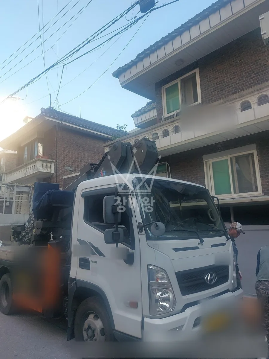 경기 연천군 왕징면 강내리 스카이차 지붕 공사 작업 현장