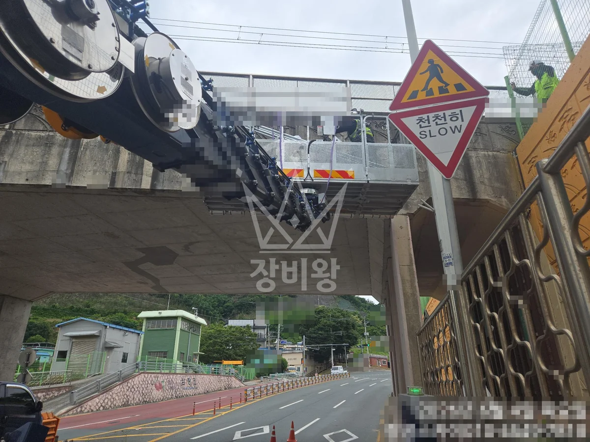 경남 통영시 스카이차 간판 작업 현장