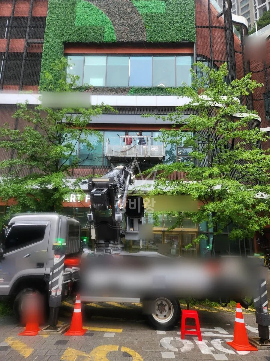 서울 동대문구 스카이차 외벽 작업 작업 현장
