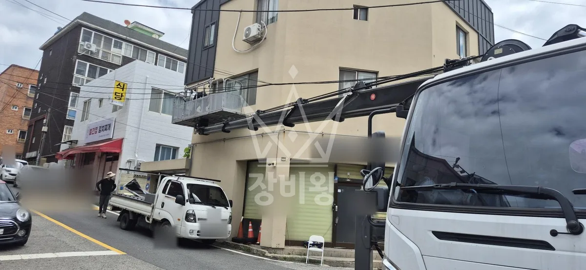 충남 금산군 스카이차 지붕 공사 작업 현장