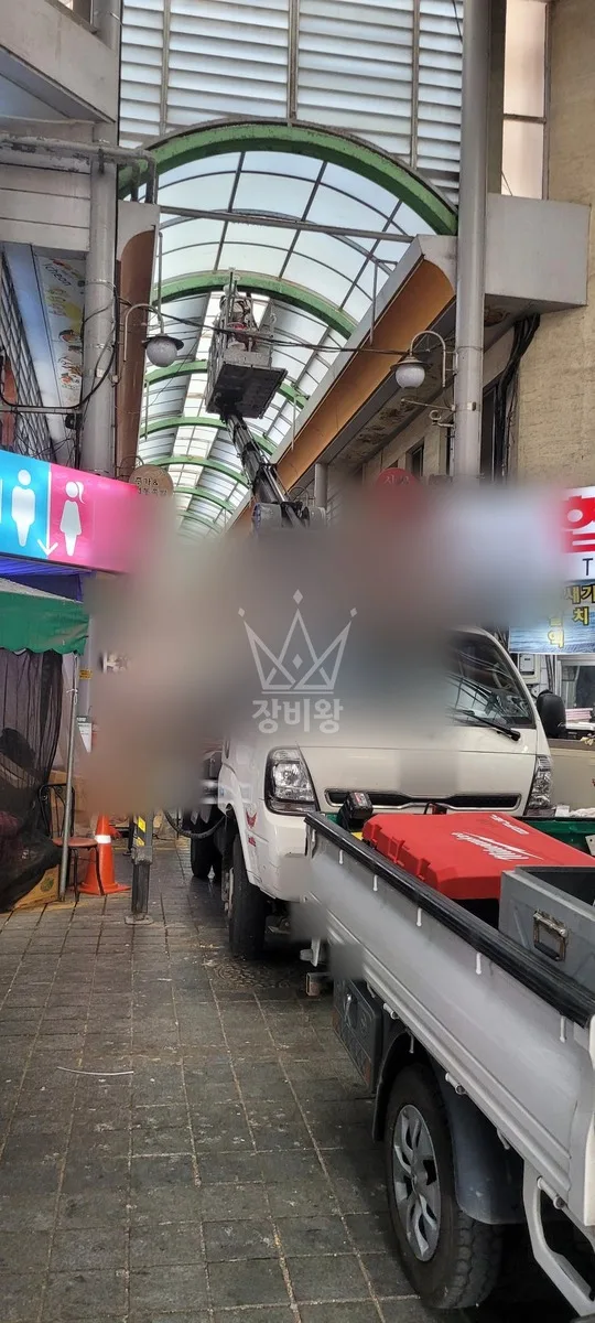 경기 이천시 스카이차 지붕 공사 작업 현장