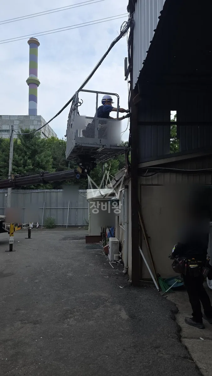 서울 노원구 스카이차 유리 작업 현장