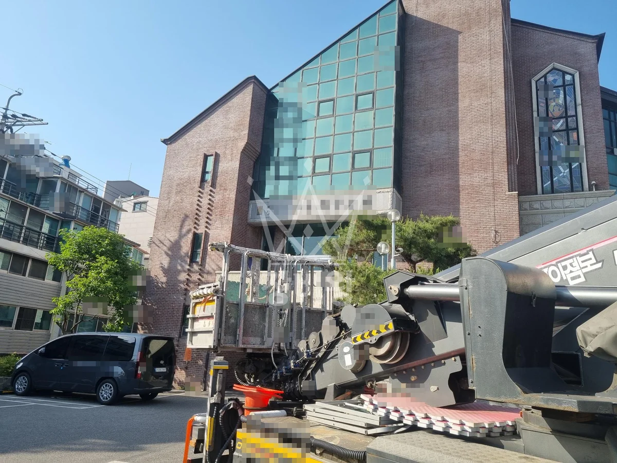 서울 중랑구 묵동 스카이차 지붕 공사 작업 현장
