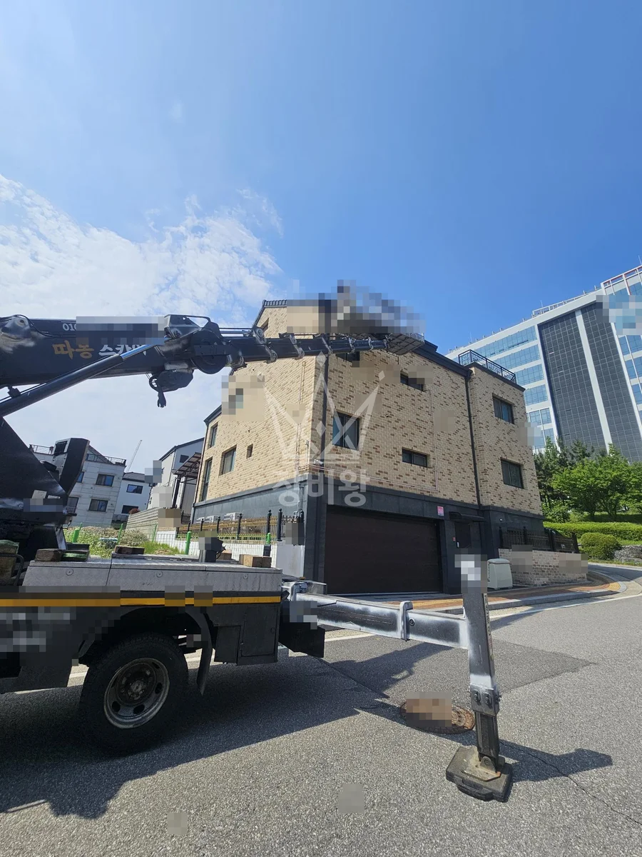 경기 오산시 부산동 스카이차 철골 작업 현장