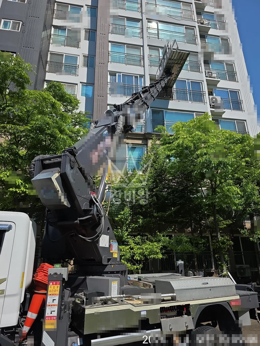 경기 화성시만세구 남양읍 안석리 스카이차 간판 작업 현장