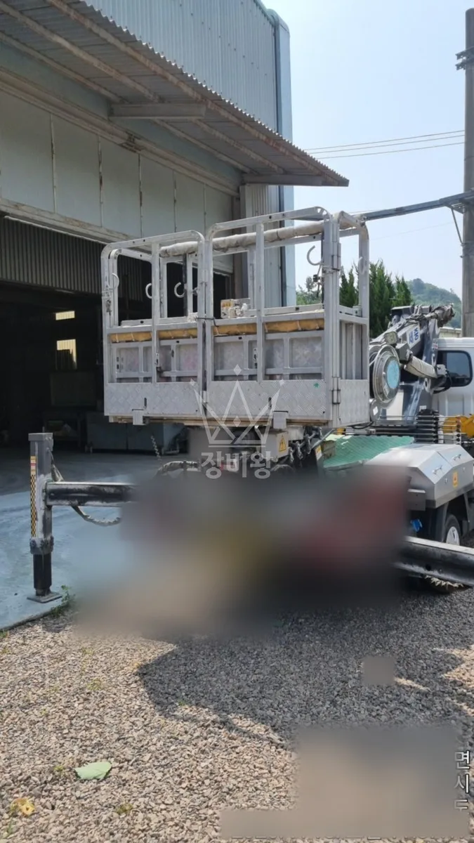 경남 함안군 스카이차 조경 작업 현장