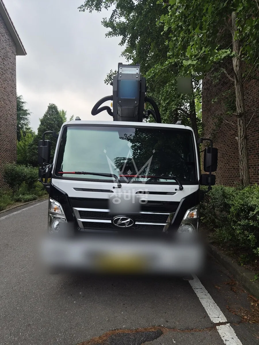 전남 강진군 스카이차 자재 양중 작업 현장