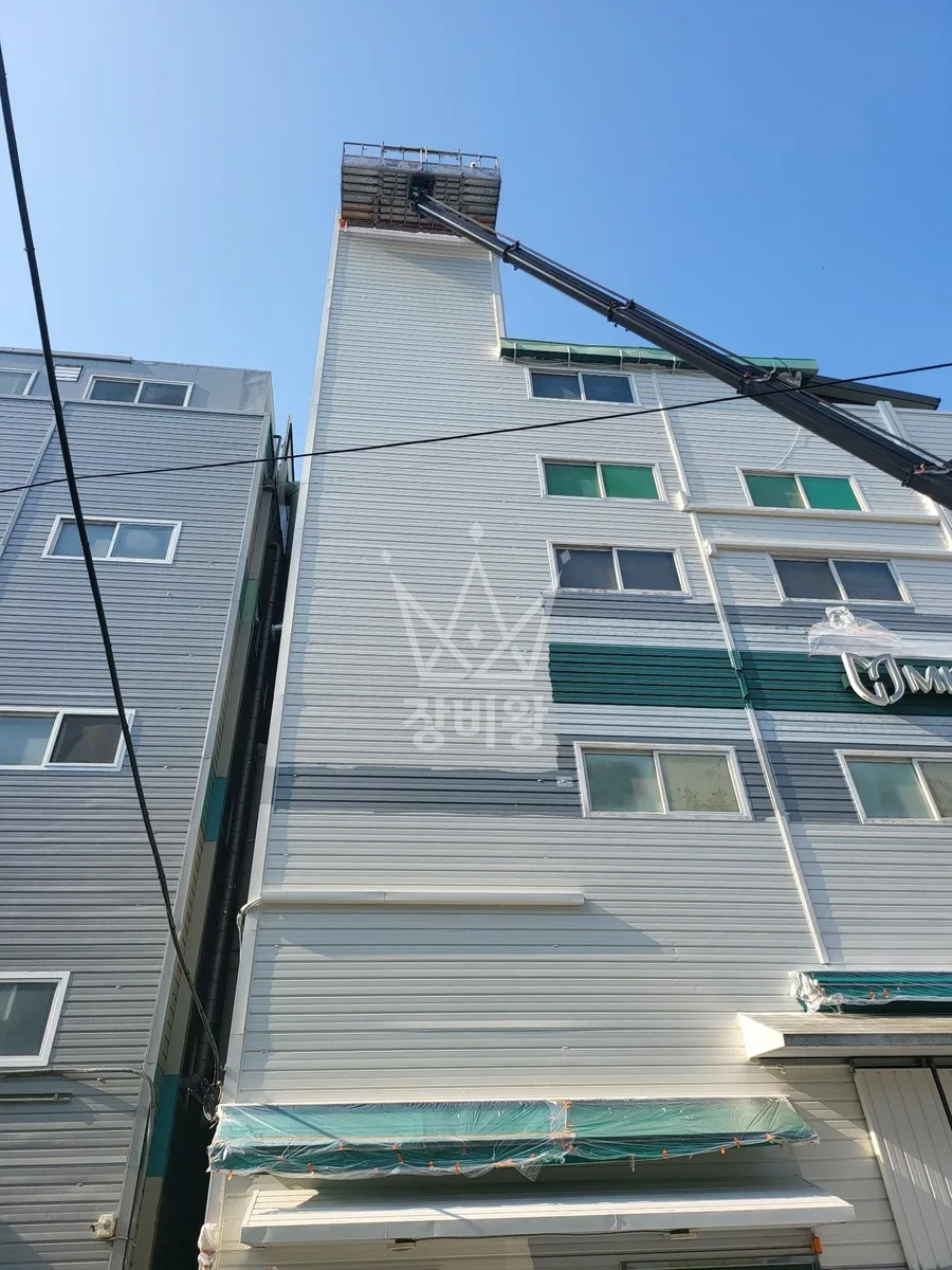 경기 연천군 연천읍 스카이차 지붕 공사 작업 현장