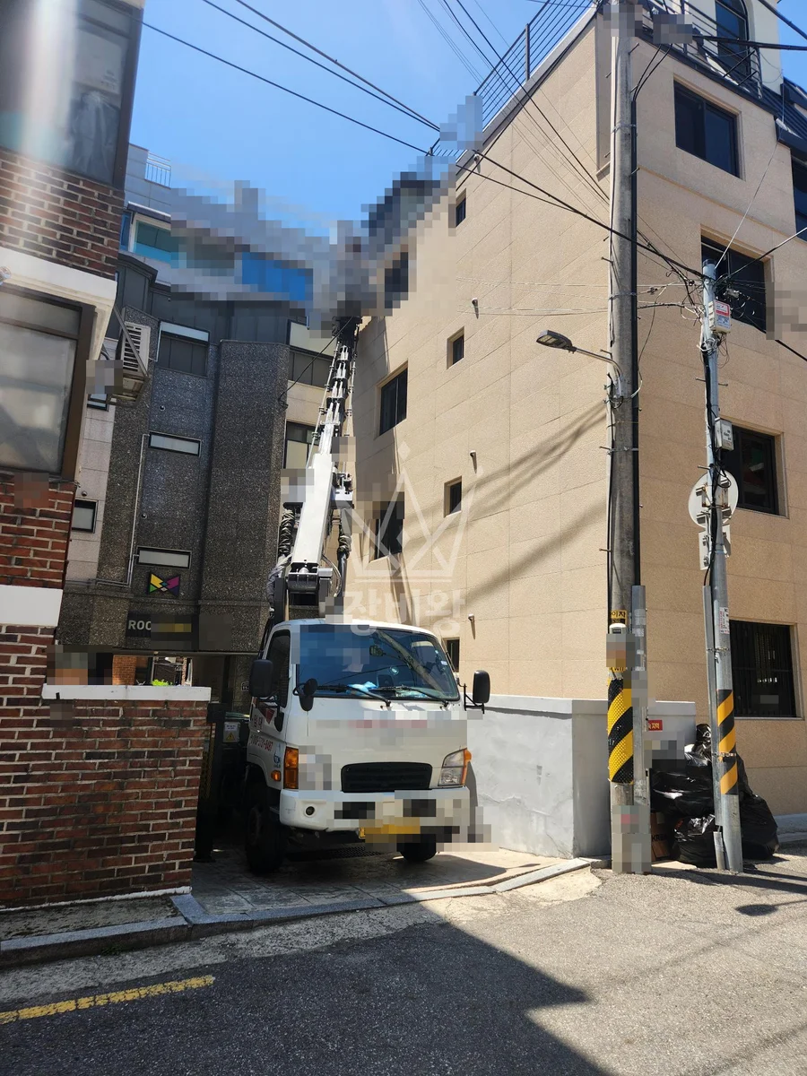 서울 관악구 남현동 스카이차 간판 작업 현장