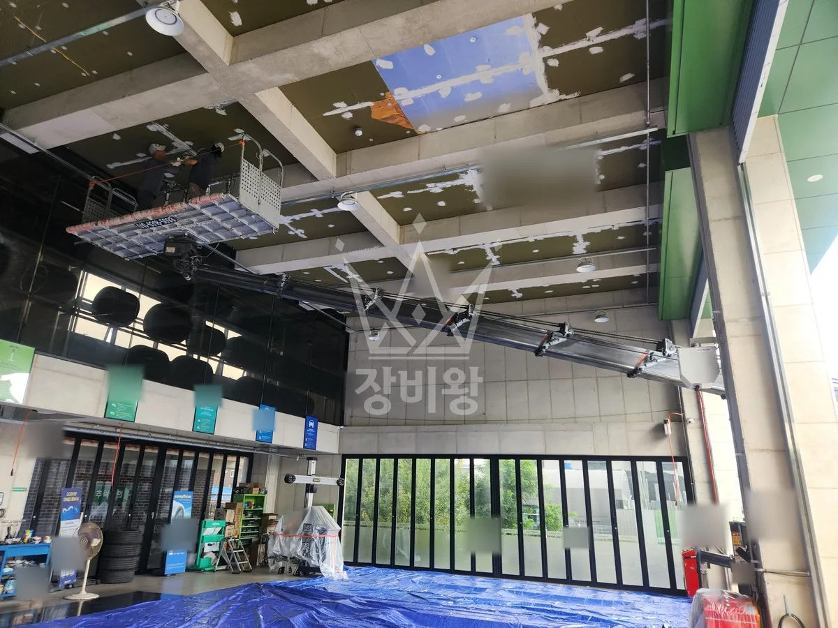 충남 천안시 스카이차 철골 작업 현장