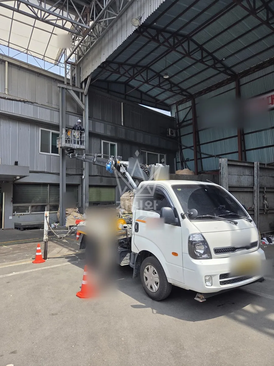울산 남구 스카이차 철골 작업 현장