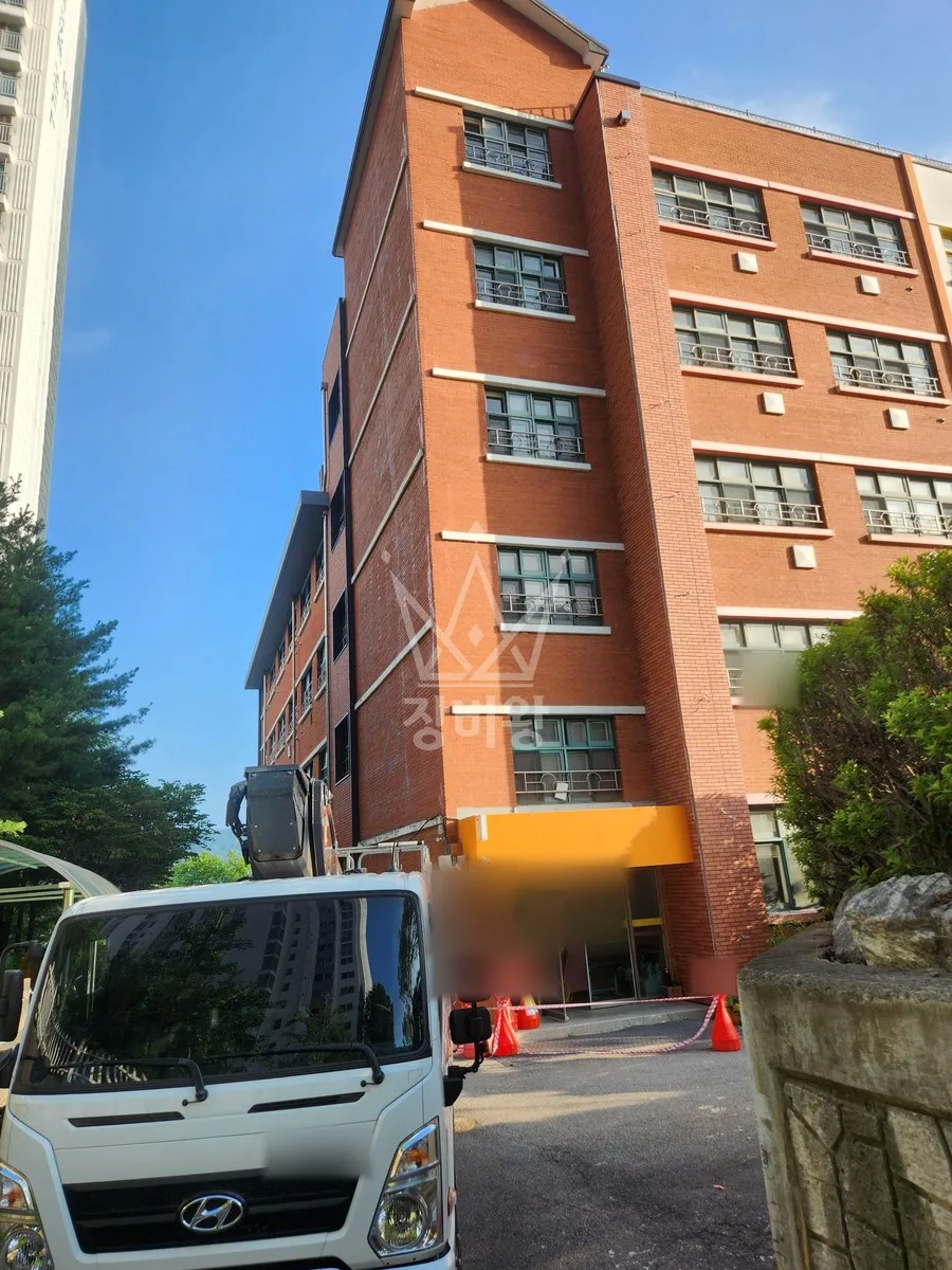 경기 안산시상록구 양상동 스카이차 유리 작업 현장