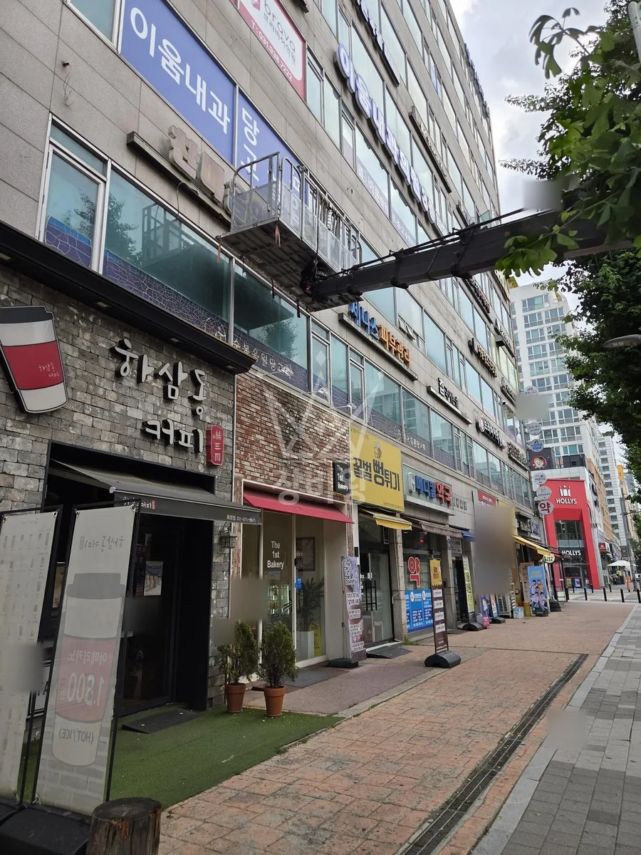 경기 수원시팔달구 팔달로2가 스카이차 에어컨 작업 현장