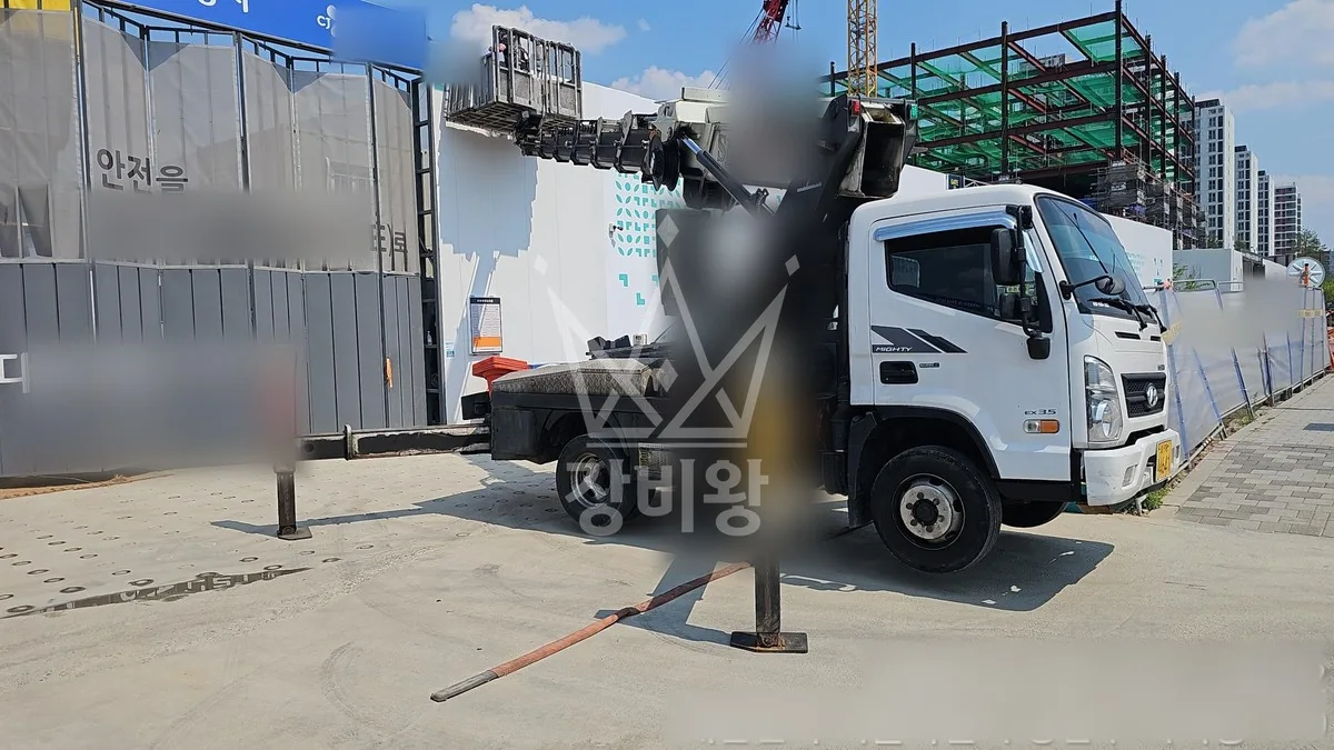 서울 강남구 도곡동 스카이차 철골 작업 현장