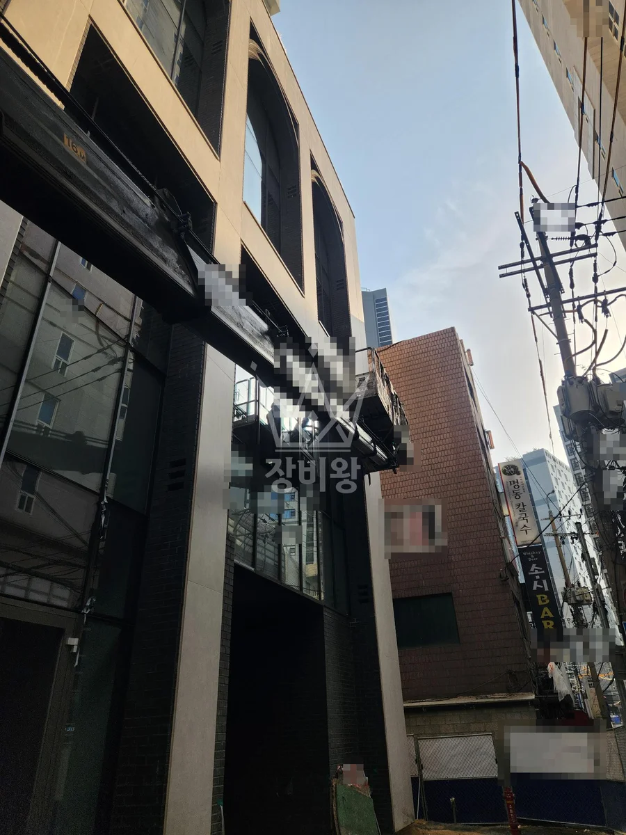 서울 종로구 내수동 스카이차 간판 작업 현장
