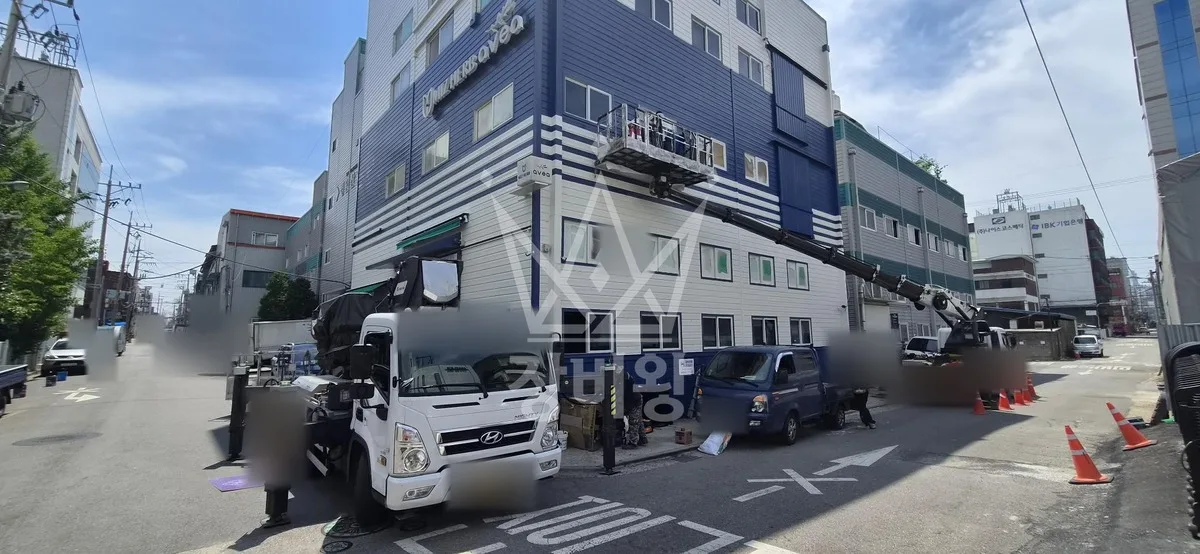경기 용인시처인구 포곡읍 전대리 스카이차 유리 작업 현장