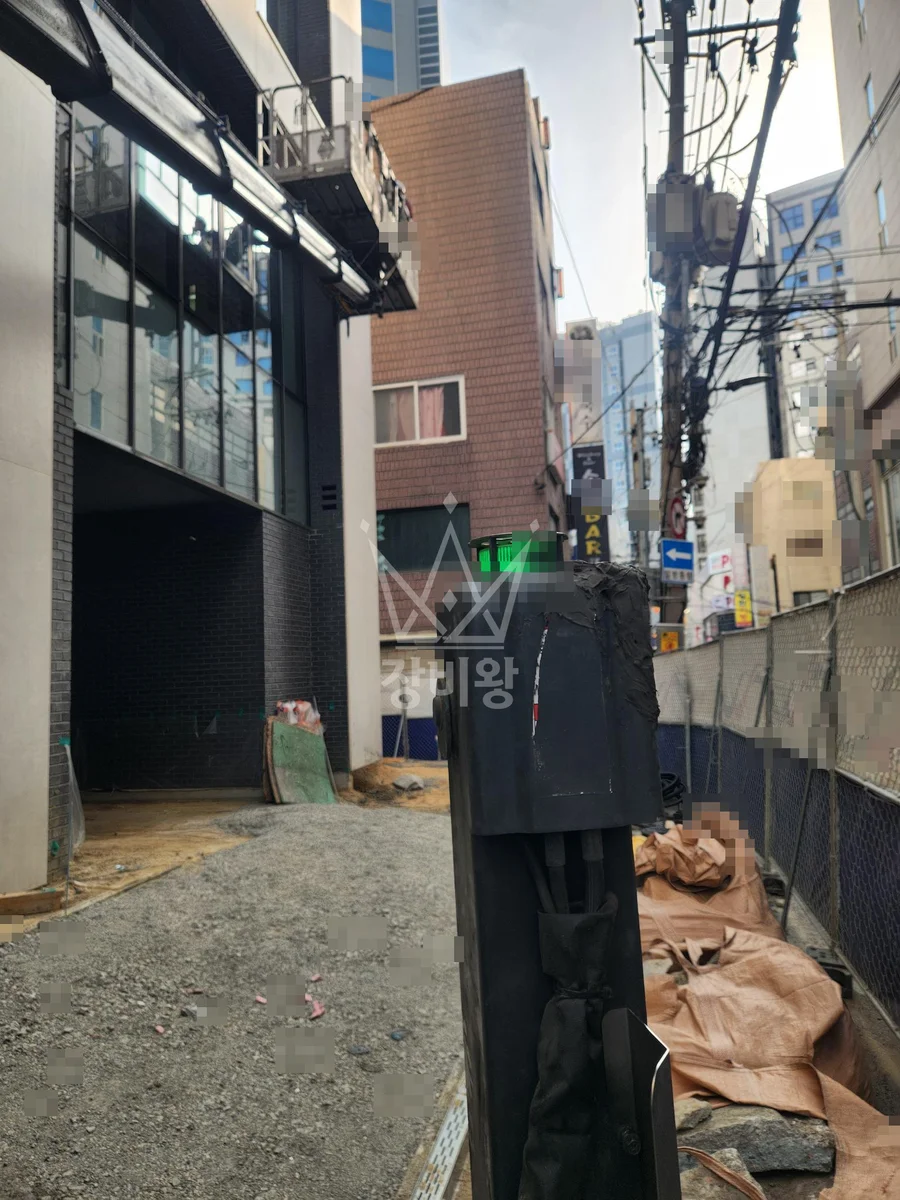 서울 종로구 내수동 스카이차 유리 작업 현장