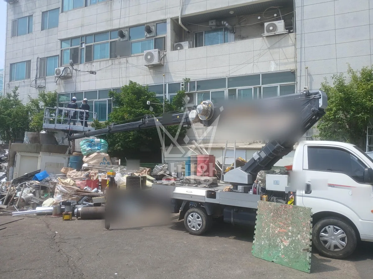 인천 제물포구 인현동 스카이차 철골 작업 현장