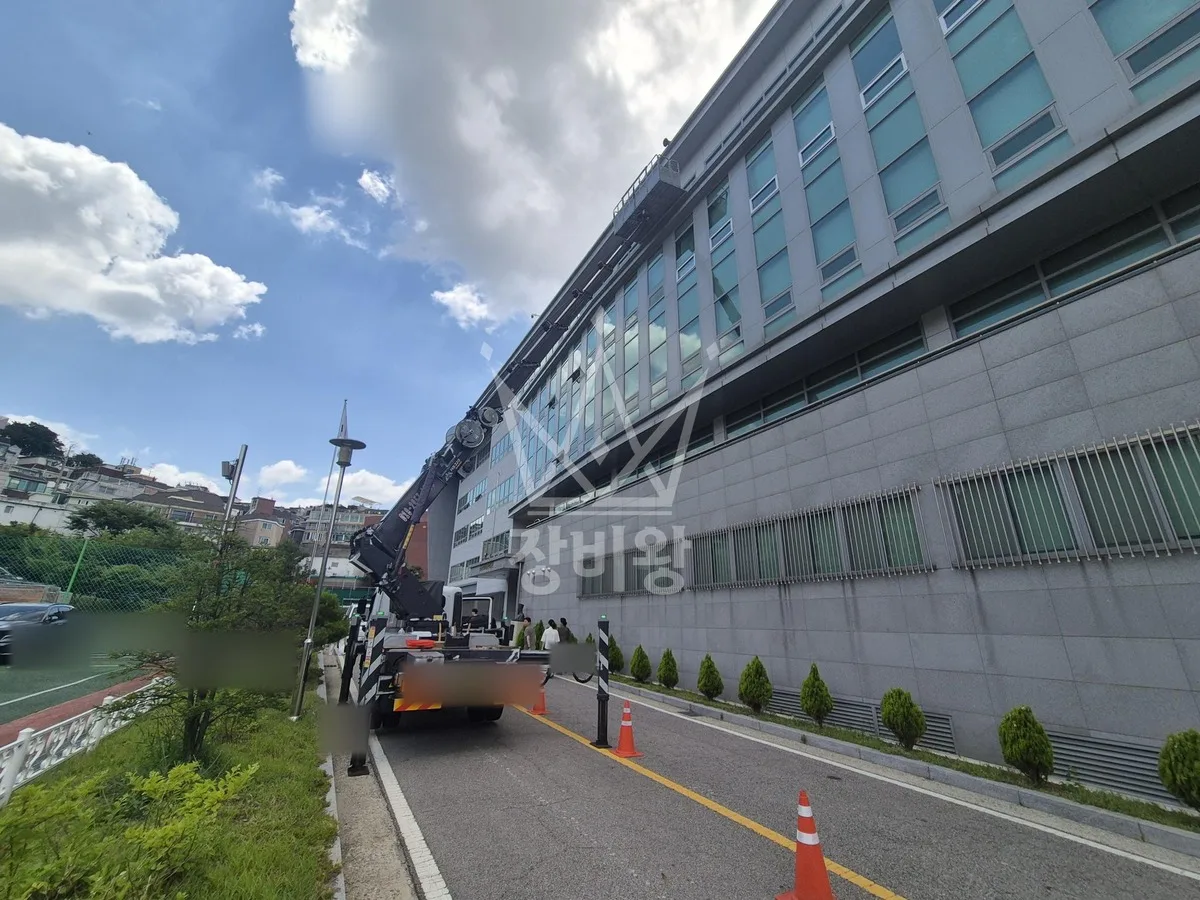 서울 용산구 스카이차 간판 작업 현장