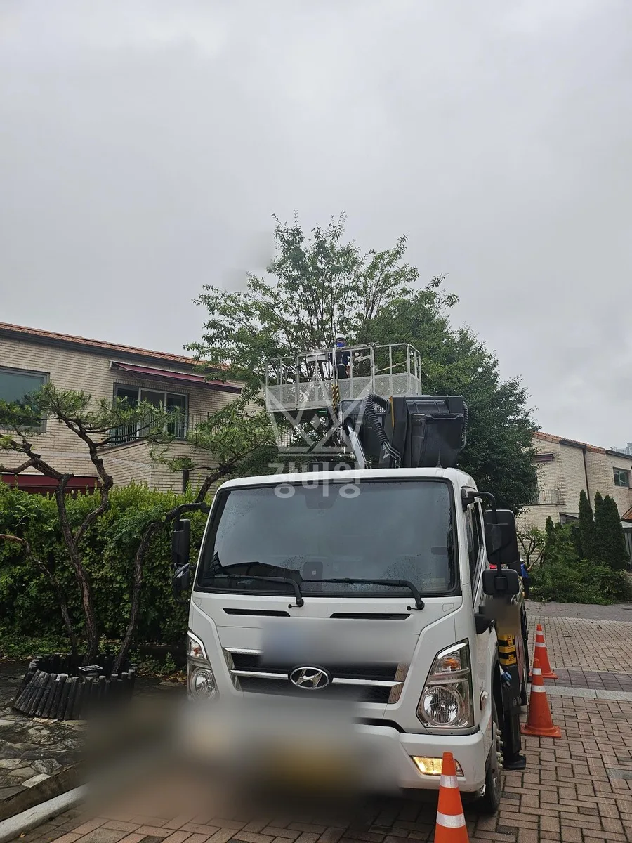 경기 용인시기흥구 상갈동 스카이차 유리 작업 현장