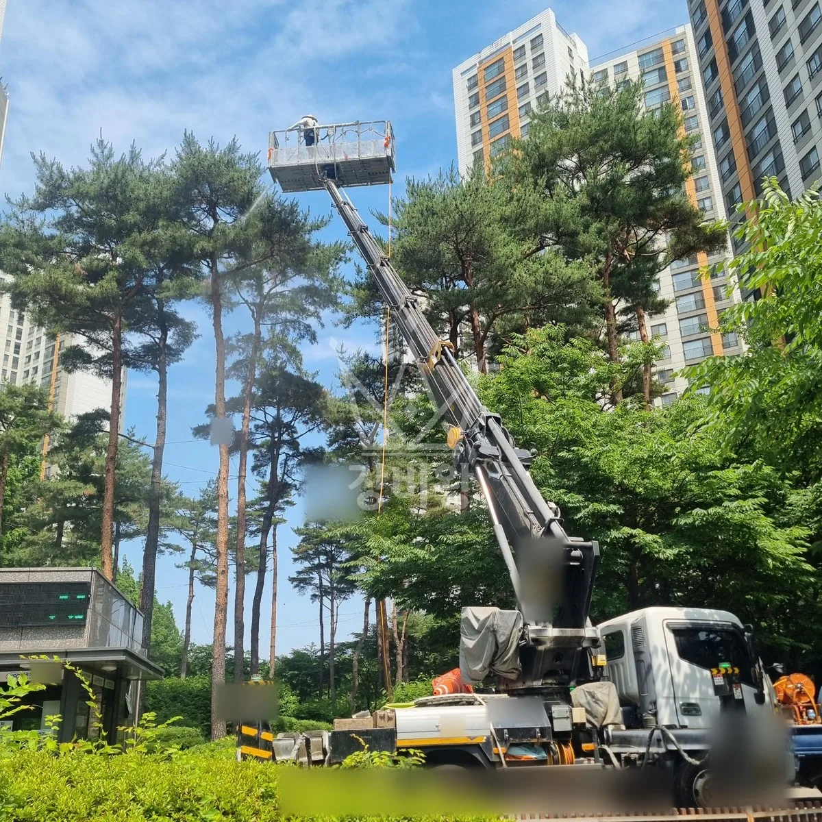 경기 시흥시 거모동 스카이차 간판 작업 현장