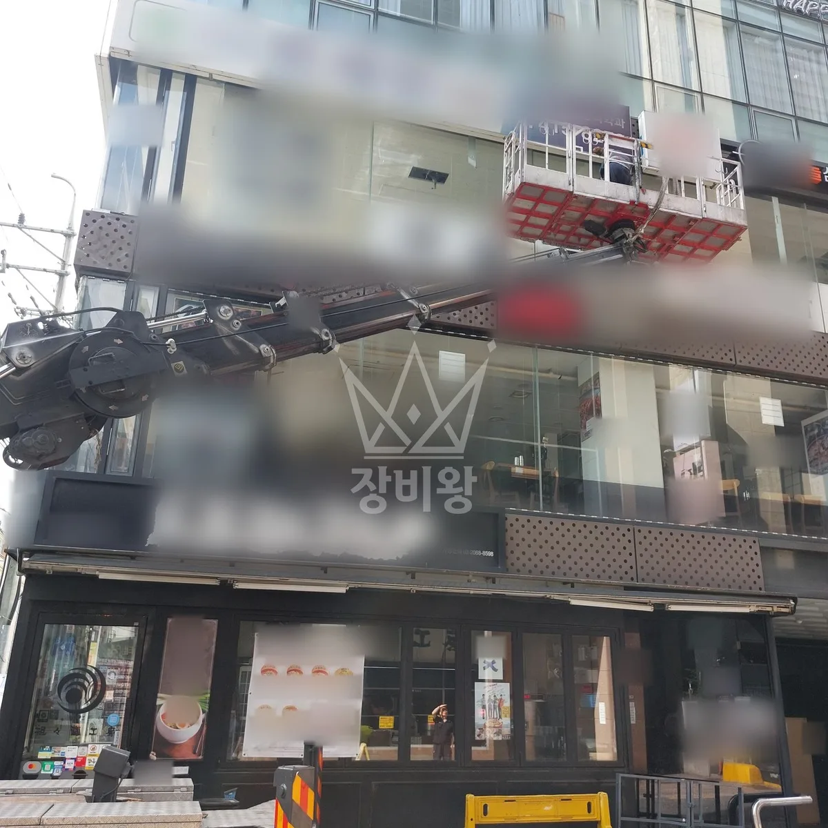 서울 강남구 자곡동 스카이차 유리 작업 현장