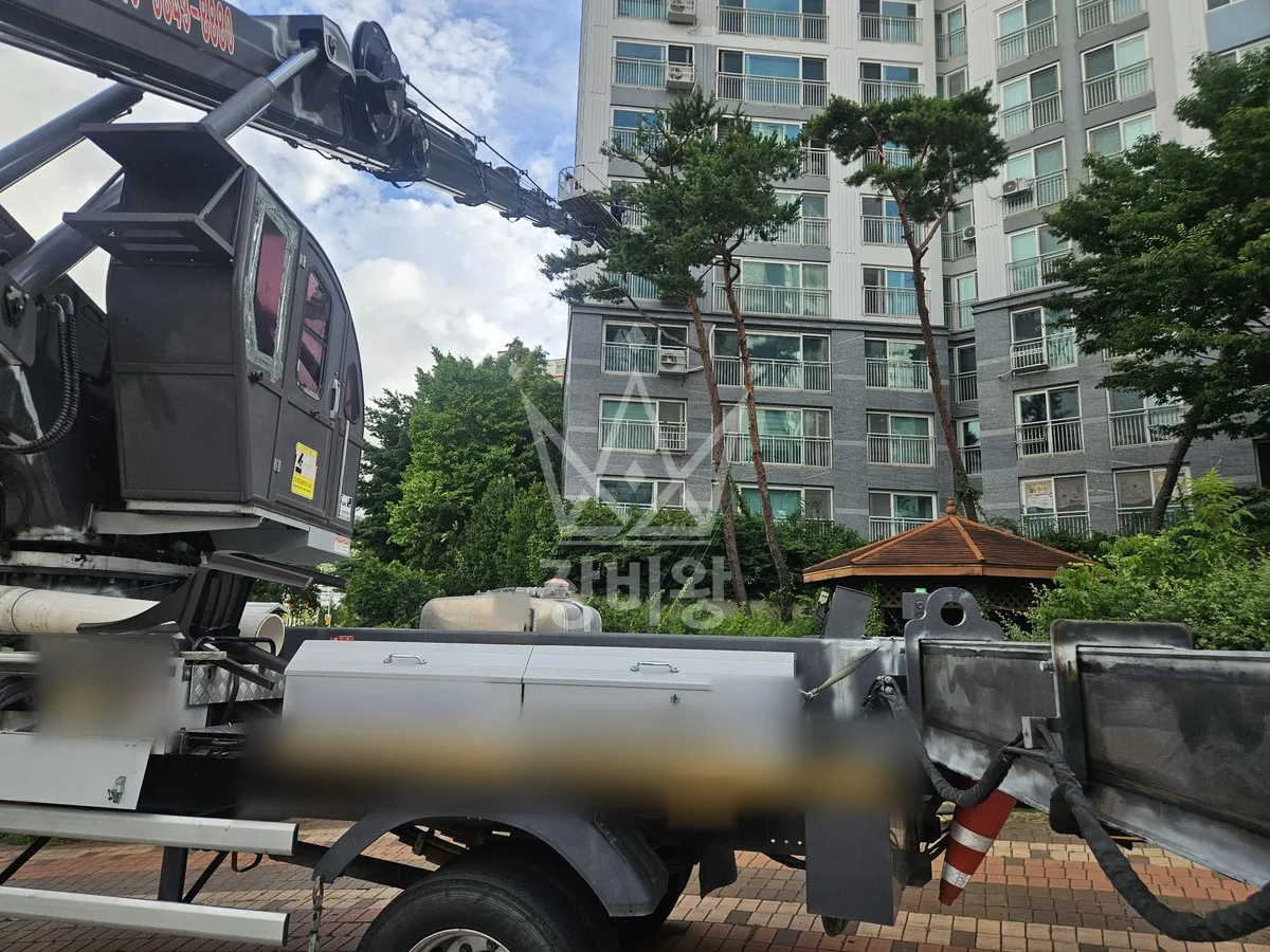 경남 의령군 스카이차 자재 양중 작업 현장