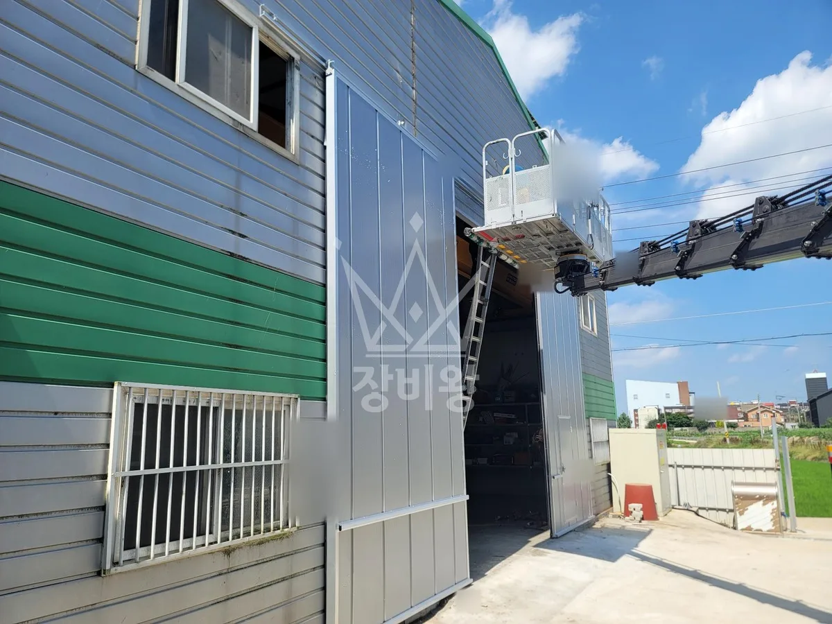 경기 평택시 서정동 스카이차 철골 작업 현장