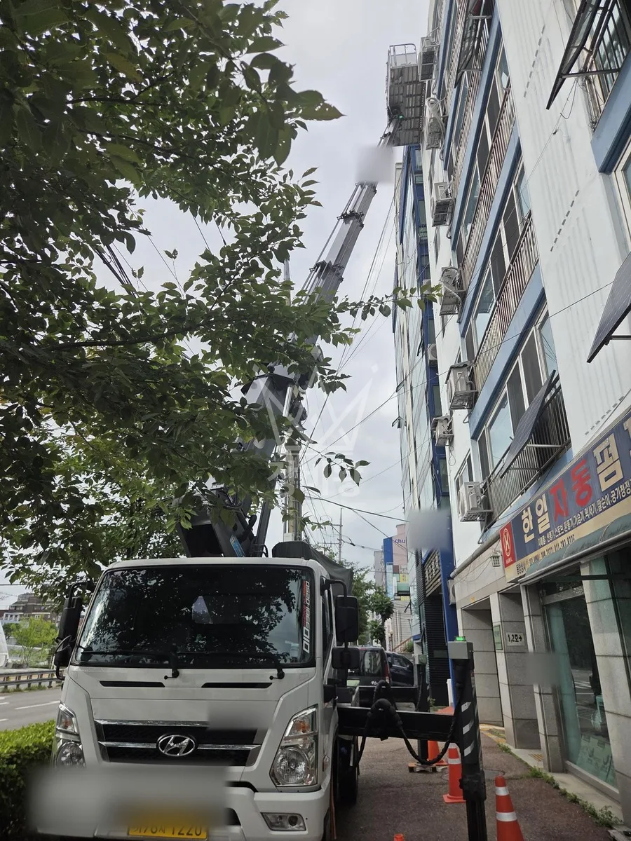 서울 은평구 갈현동 스카이차 유리 작업 현장