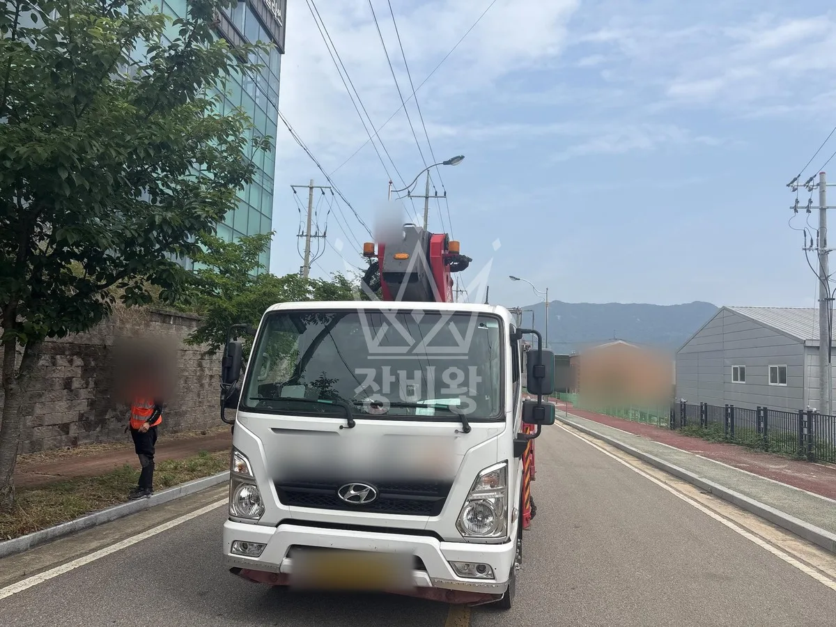 충북 옥천군 스카이차 간판 작업 현장