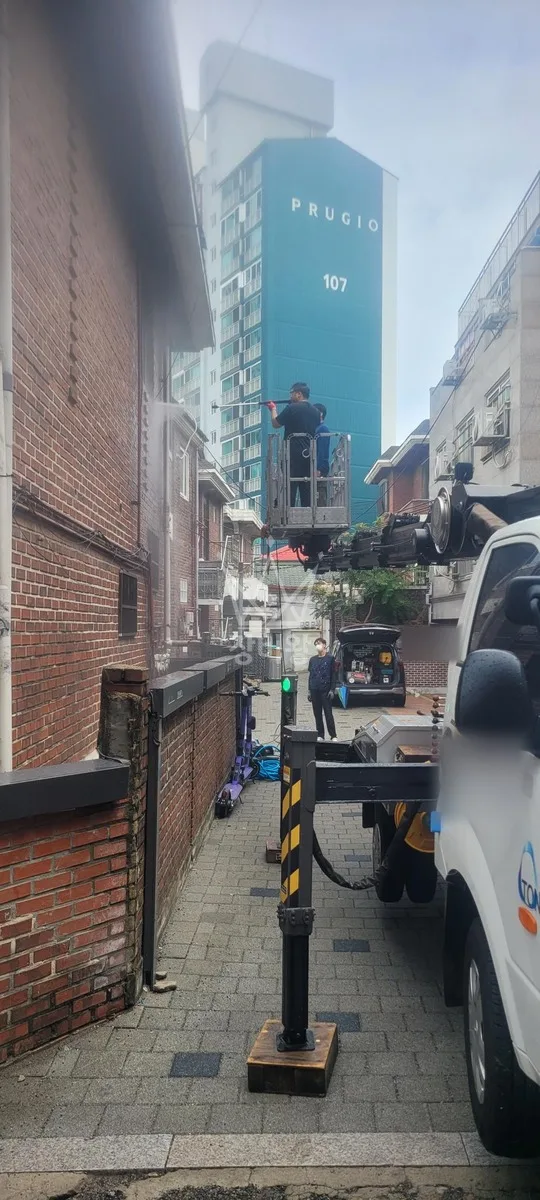 서울 서대문구 충정로2가 스카이차 간판 작업 현장