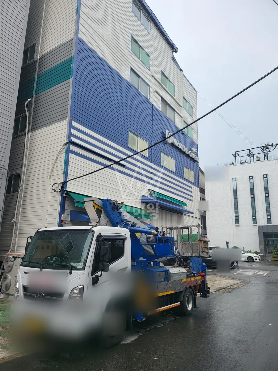 경기 화성시만세구 남양읍 신외리 스카이차 철골 작업 현장