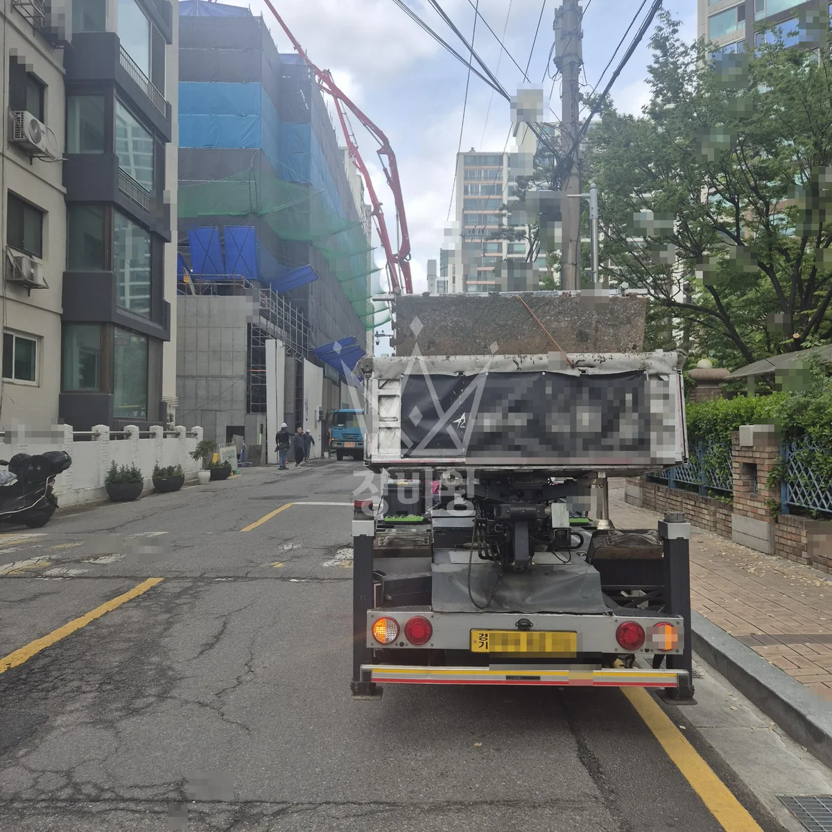 서울 용산구 청파동2가 스카이차 철골 작업 현장